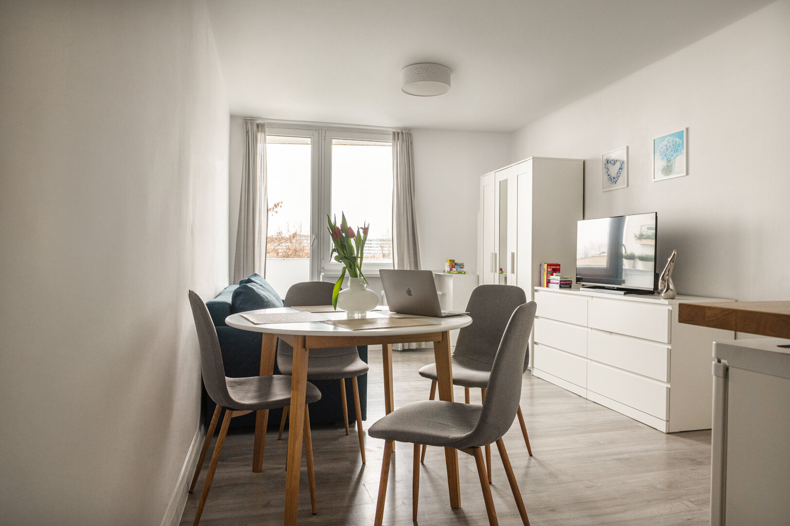 Apartament Obrońców Wybrzeża 6D – salon
